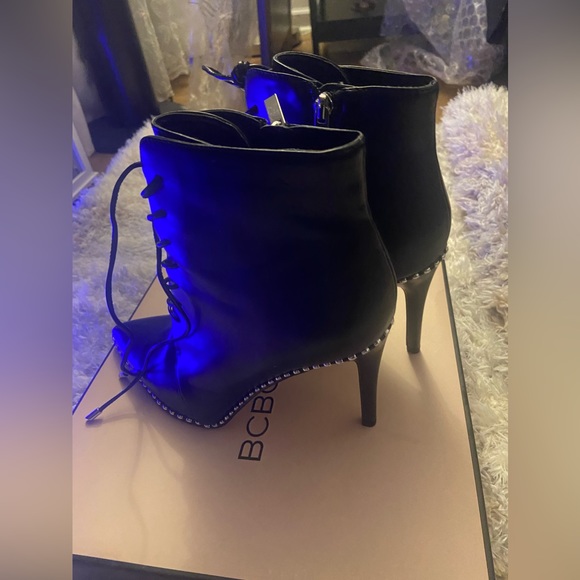 Gently Worn ‼️ Size 10 - Picture 5 of 10